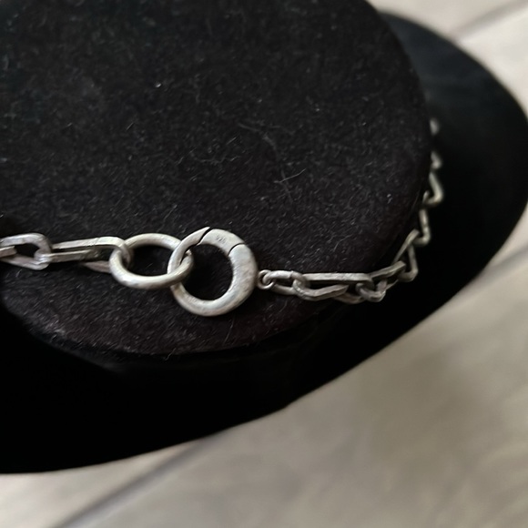 LV Lock necklace - Picture 8 of 8